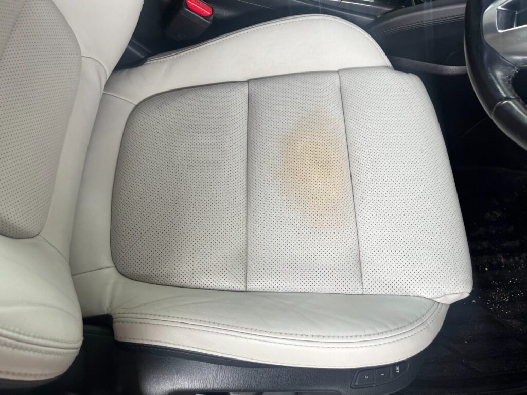 マツダCX-5レザーシート補修前