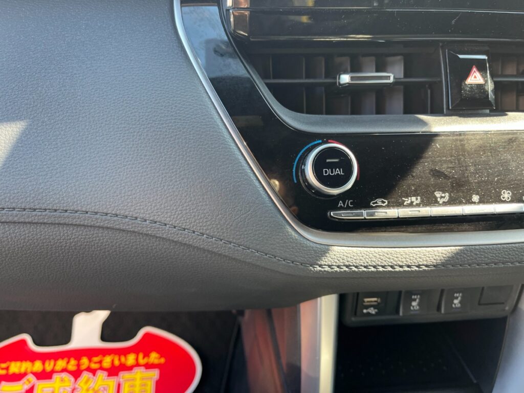 カローラのダッシュボード破れ リペア後 全体