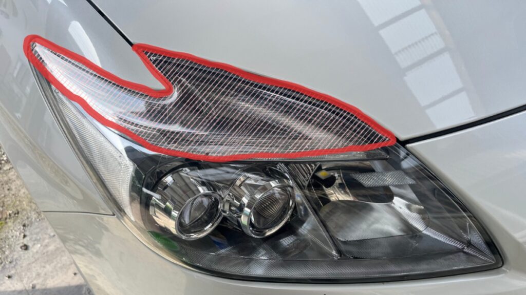 30プリウスのヘッドライト形状